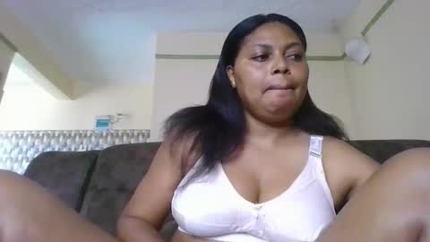 Snapshot of sassygal22 chatting on 10.09.25 sassygal22 online show from 10.09.25