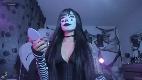    im expecting 300 thumbs up on my altar online show from 10.22.25