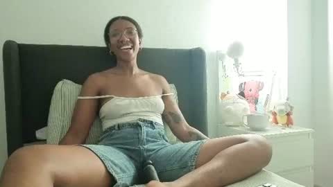 Snapshot of saturno_vibes chatting on 06.27.26 saturno_vibes online show from 06.27.26