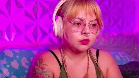 Gina George online show from 10.05.25