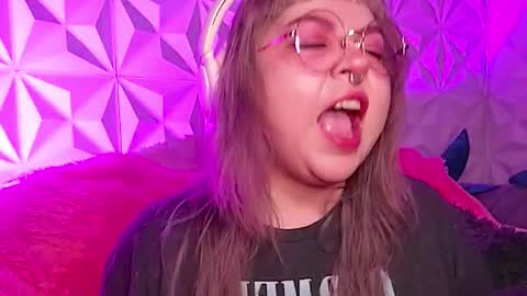 Gina George online show from 11.08.25