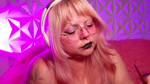 Gina George online show from 05.05.26