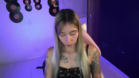 I AM JENN  online show from 05.10.26