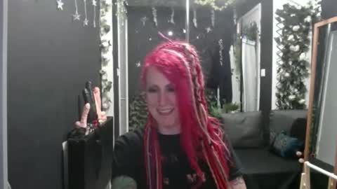 SaucySky online show from 09.09.25