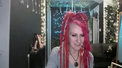 SaucySky online show from 09.28.25