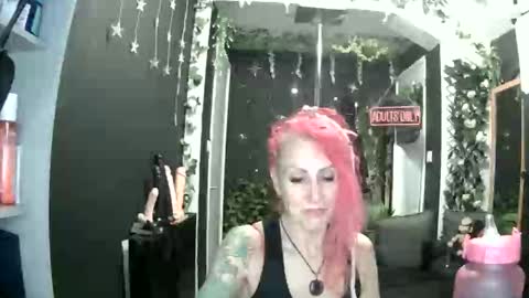 SaucySky online show from 04.22.26