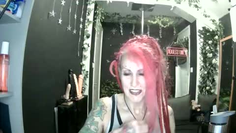 SaucySky online show from 05.05.26