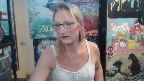 Snapshot of savanah_banana chatting on 10.16.25 Savanah online show from 10.16.25