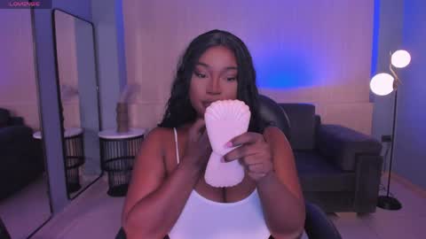 Snapshot of savannahstorm_ chatting on 05.08.26 S a v a n n a h online show from 05.08.26