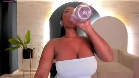 Snapshot of savannahstorm_ chatting on 05.29.26 S a v a n n a h online show from 05.29.26