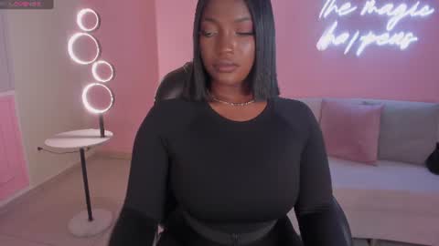 Snapshot of savannahstorm_ chatting on 06.15.26 S a v a n n a h online show from 06.15.26