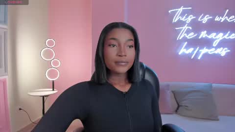 Snapshot of savannahstorm_ chatting on 06.19.26 S a v a n n a h online show from 06.19.26