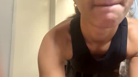 Snapshot of savannahtakethisbanana chatting on 11.05.25 savannahtakethisbanana online show from 11.05.25