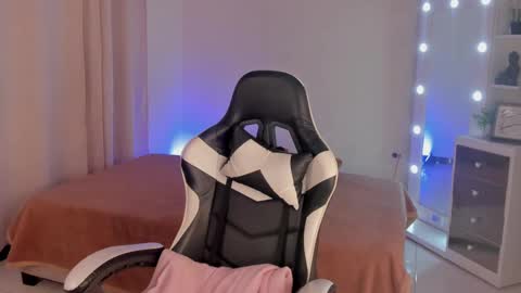 Savannahwildee online show from 02.26.25