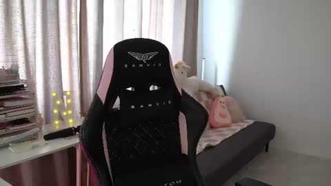 Naomi online show from 06.05.26