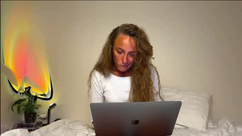 say_loveyou online show from 09.16.25