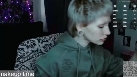 pronoun she. name Mary. age 21. online show from 05.10.26