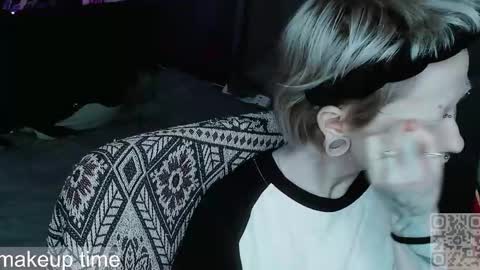 pronoun she. name Mary. age 21. online show from 05.11.26