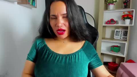 Snapshot of saylor_lee22 chatting on 12.04.24 Saylor online show from 12.04.24