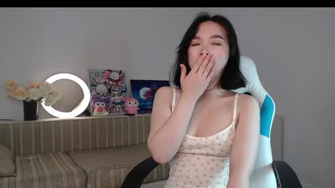 Snapshot of scamelia chatting on 04.18.26 scamelia online show from 04.18.26