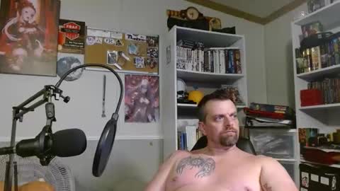 Snapshot of scarecrow2wm chatting on 11.10.25 Kent Clark online show from 11.10.25