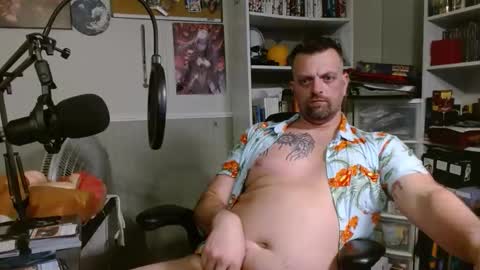 Snapshot of scarecrow2wm chatting on 11.22.25 Kent Clark online show from 11.22.25