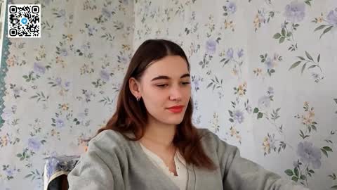 Snapshot of scarlet1flowers chatting on 10.11.25 Kira online show from 10.11.25