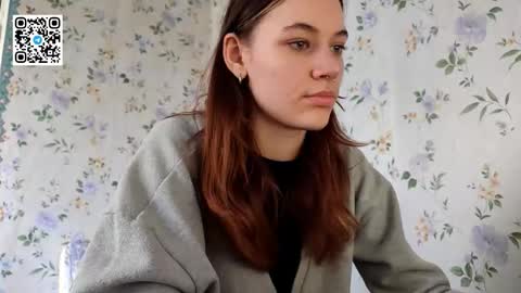 Snapshot of scarlet1flowers chatting on 10.25.25 Kira online show from 10.25.25