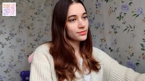 Snapshot of scarlet1flowers chatting on 11.08.25 Kira online show from 11.08.25