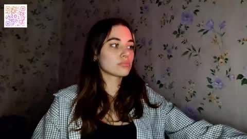 Snapshot of scarlet1flowers chatting on 11.09.25 Kira online show from 11.09.25