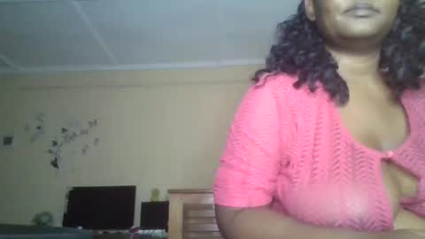 Snapshot of scarlet_25142359 chatting on 10.04.25 scarlet_25142359 online show from 10.04.25