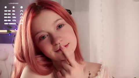 Snapshot of scarlet_fever10 chatting on 02.17.26 scarlet_fever10 online show from 02.17.26