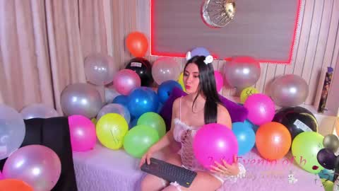Snapshot of scarlet_s_ chatting on 05.18.26 Scarlet online show from 05.18.26