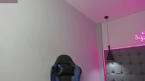 Snapshot of scarletcherry18 chatting on 02.22.26 scarlet online show from 02.22.26