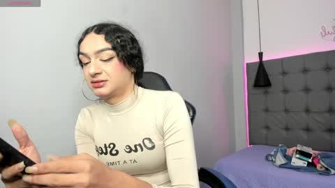 Snapshot of scarletcherry18 chatting on 05.24.26 scarlet online show from 05.24.26
