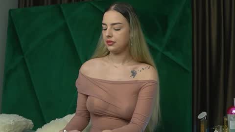 Scarlet online show from 11.21.25