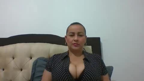 scarletglow1 online show from 11.09.25