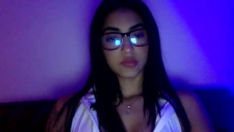 Snapshot of scarleth061 chatting on 09.30.25 scarleth061 online show from 09.30.25