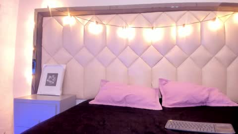 scarlethbigbug online show from 02.11.26