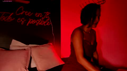 Snapshot of scarlethfoxx_ chatting on 04.09.26 scarlethfoxx_ online show from 04.09.26