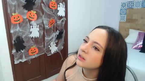 Snapshot of scarletlevis chatting on 10.14.25 scarlet online show from 10.14.25
