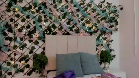 scarlet  online show from 11.27.25