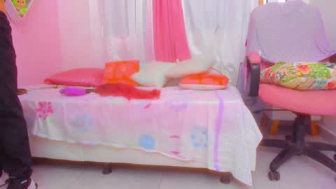 Snapshot of scarletliz chatting on 12.04.24 Scarletliz online show from 12.04.24