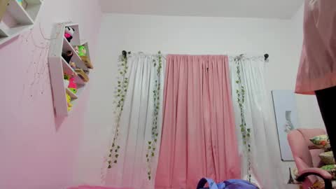 Snapshot of scarletliz chatting on 03.04.25 Scarletliz online show from 03.04.25