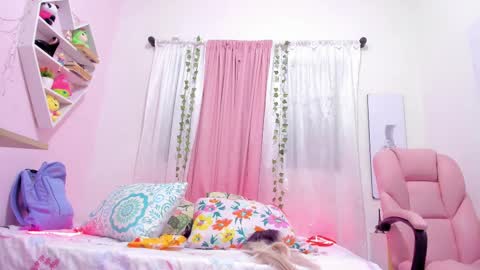 Snapshot of scarletliz chatting on 03.11.25 Scarletliz online show from 03.11.25