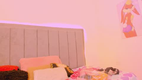 Snapshot of scarletliz chatting on 10.01.25 Scarletliz online show from 10.01.25