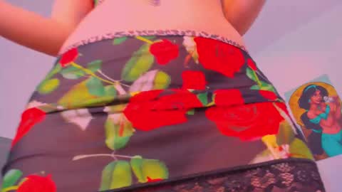 Snapshot of scarletliz chatting on 10.11.25 Scarletliz online show from 10.11.25