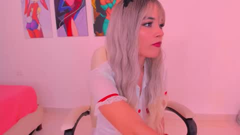 Snapshot of scarletliz chatting on 10.16.25 Scarletliz online show from 10.16.25