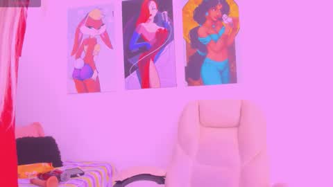 Snapshot of scarletliz chatting on 11.11.25 Scarletliz online show from 11.11.25