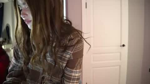 Scarlet online show from 06.17.26
